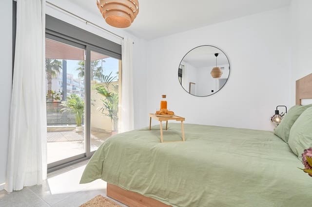 Apartamento de 2 habitaciones en Torrox-Costa, Torrox en venta con piscina - 300.000 € (Ref: 9440152)