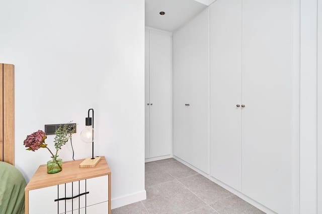 Apartamento de 2 habitaciones en Torrox-Costa, Torrox en venta con piscina - 300.000 € (Ref: 9440152)