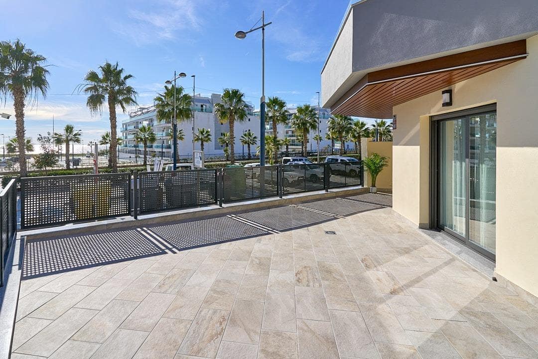 Apartamento de 2 habitaciones en Torrox-Costa en venta con piscina - 300.000 € (Ref: 9440152)