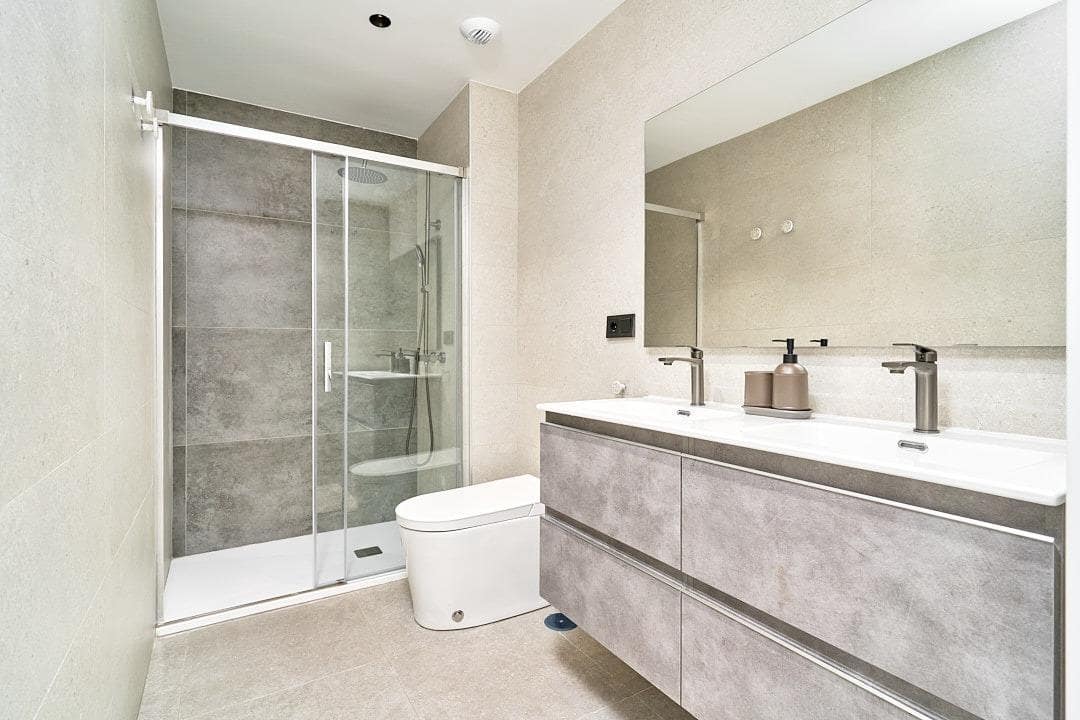 Apartamento de 2 habitaciones en Torrox-Costa en venta con piscina - 300.000 € (Ref: 9440152)