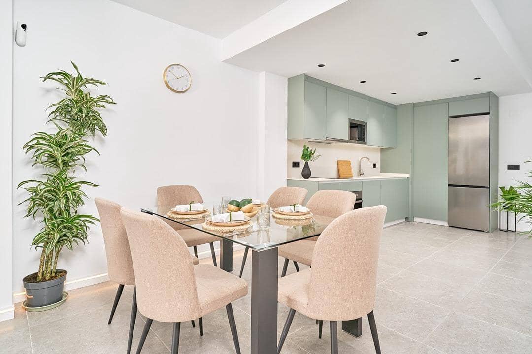 Apartamento de 2 habitaciones en Torrox-Costa en venta con piscina - 300.000 € (Ref: 9440152)