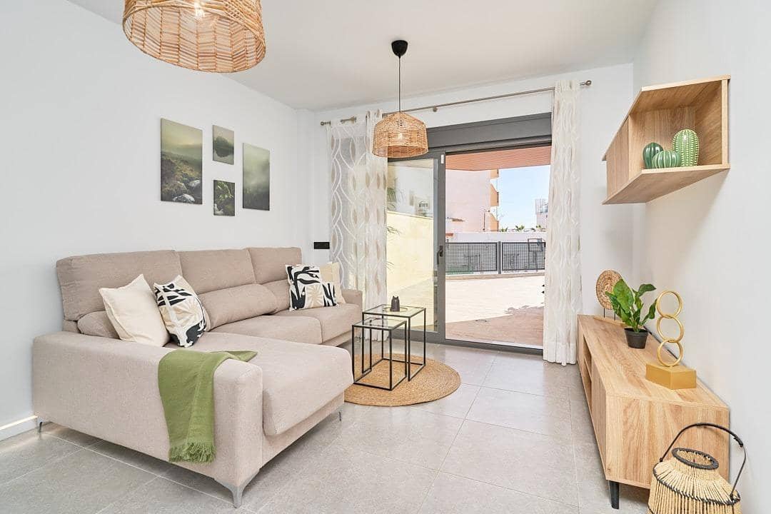 Apartamento de 2 habitaciones en Torrox-Costa en venta con piscina - 300.000 € (Ref: 9440152)