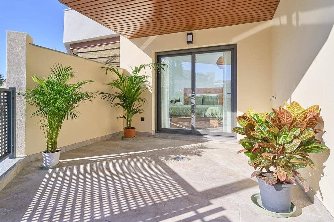 Apartamento de 2 habitaciones en Torrox-Costa en venta con piscina - 300.000 € (Ref: 9440152)