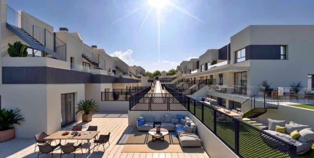 3 quarto Casa em Banda para venda em Nerja com piscina - 850 000 € (Ref: 9440153)