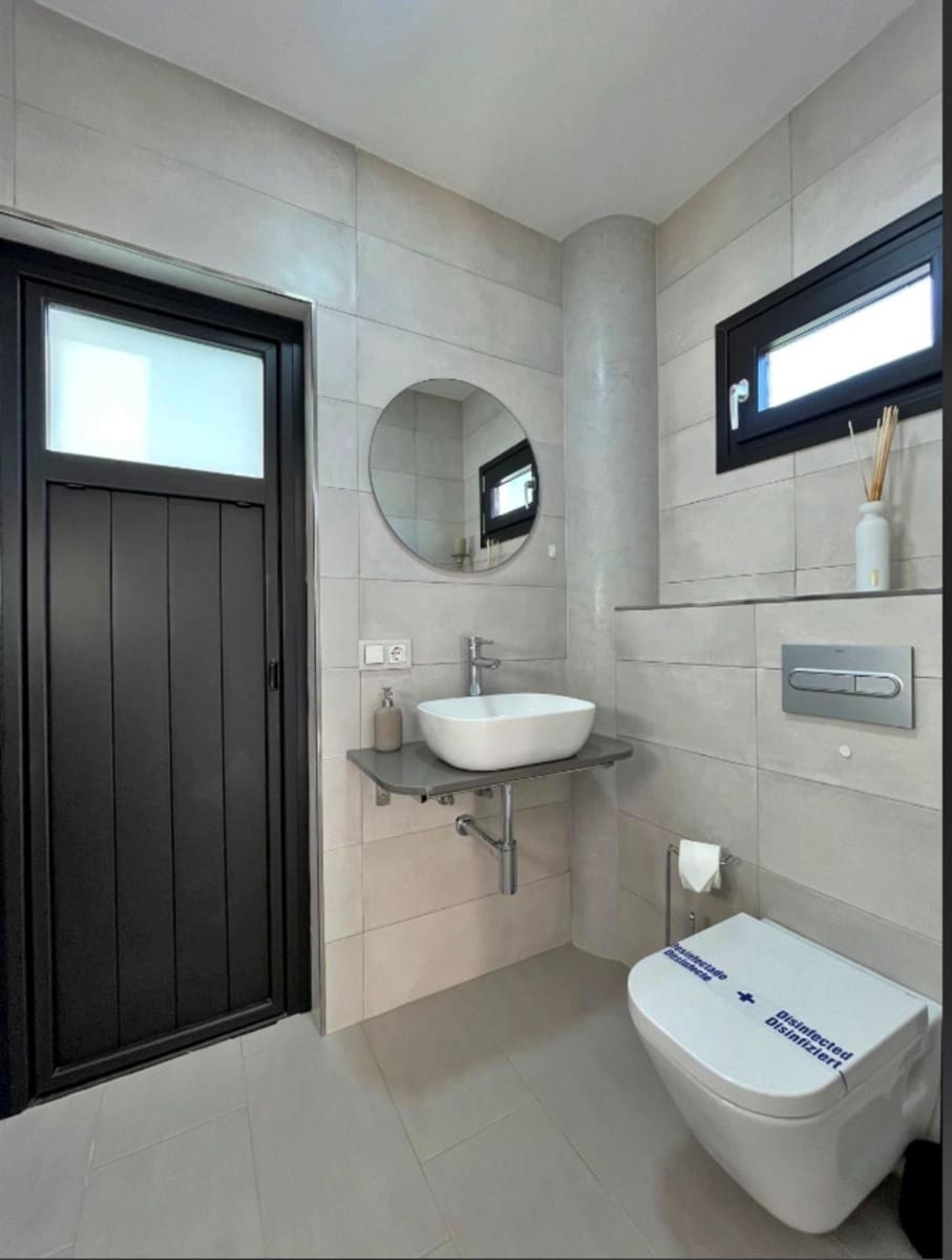 3 bedroom Villa for sale in Torre del Mar with pool garage - € 810,000 (Ref: 9488719)