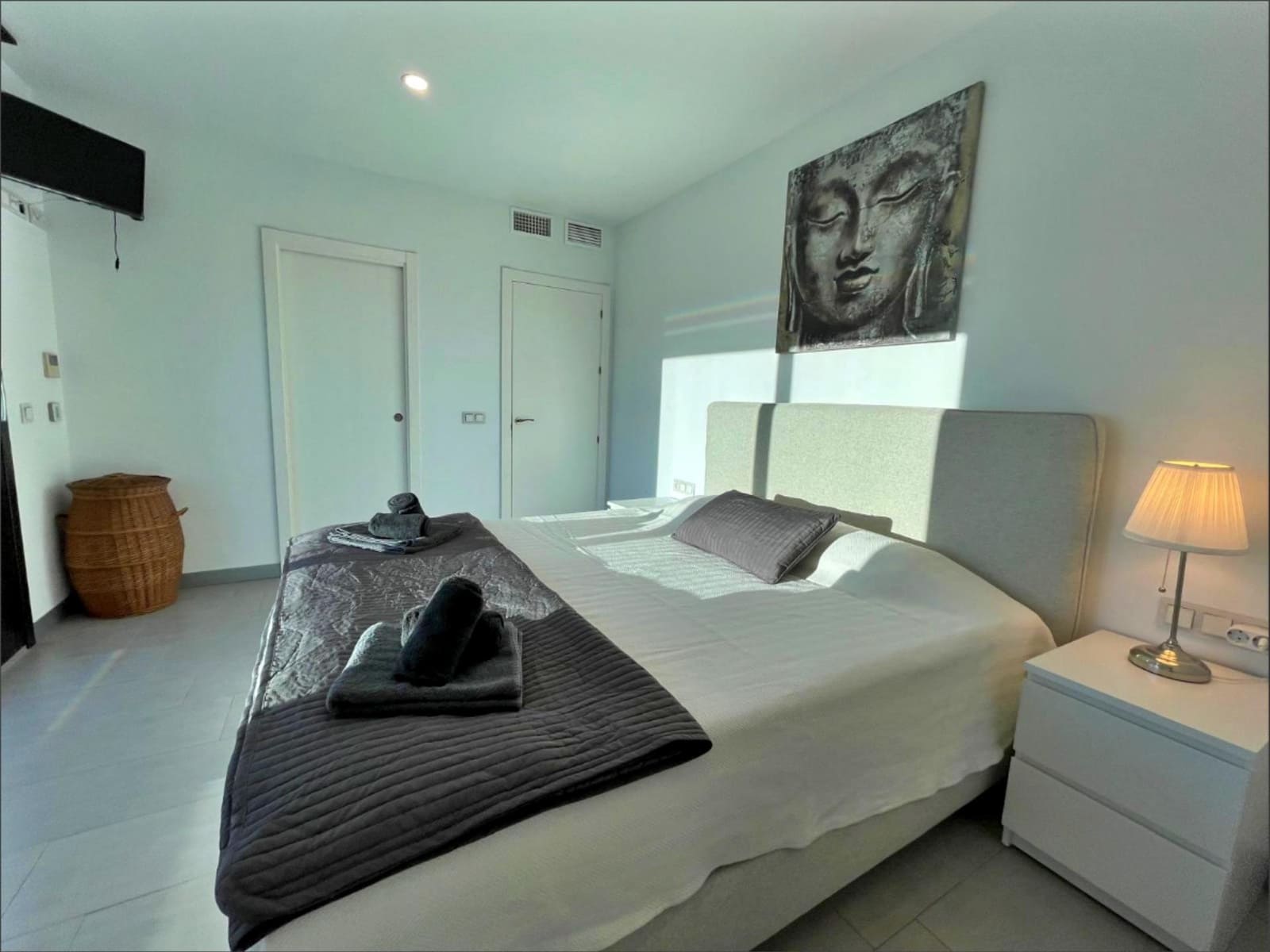 3 bedroom Villa for sale in Torre del Mar with pool garage - € 810,000 (Ref: 9488719)