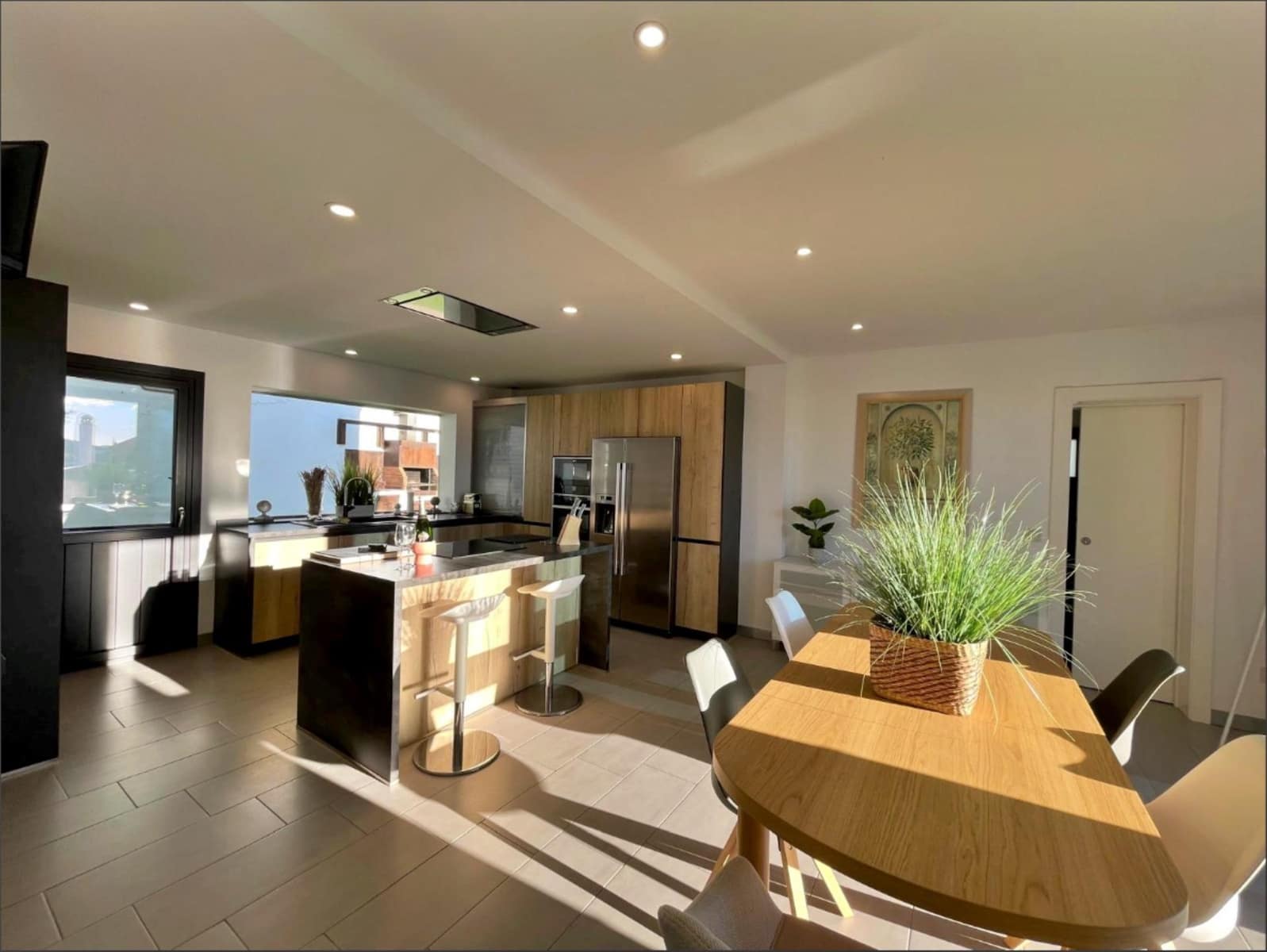 3 bedroom Villa for sale in Torre del Mar with pool garage - € 810,000 (Ref: 9488719)