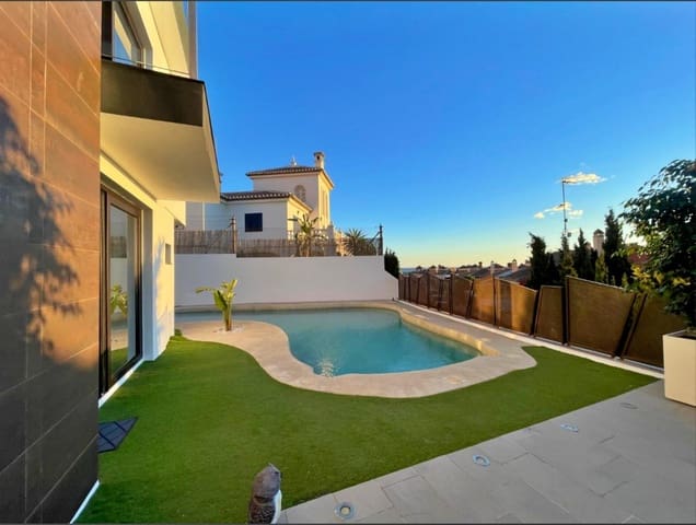 3 Zimmer Villa zu verkaufen in Torre del Mar, Vélez-Málaga mit Pool Garage - 810.000 € (Ref: 9488719)