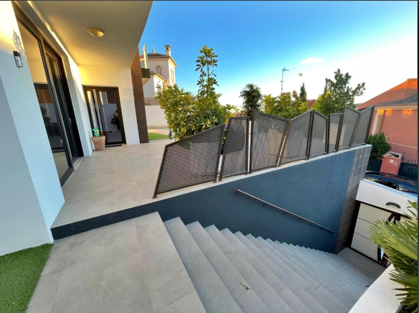 3 bedroom Villa for sale in Torre del Mar with pool garage - € 810,000 (Ref: 9488719)