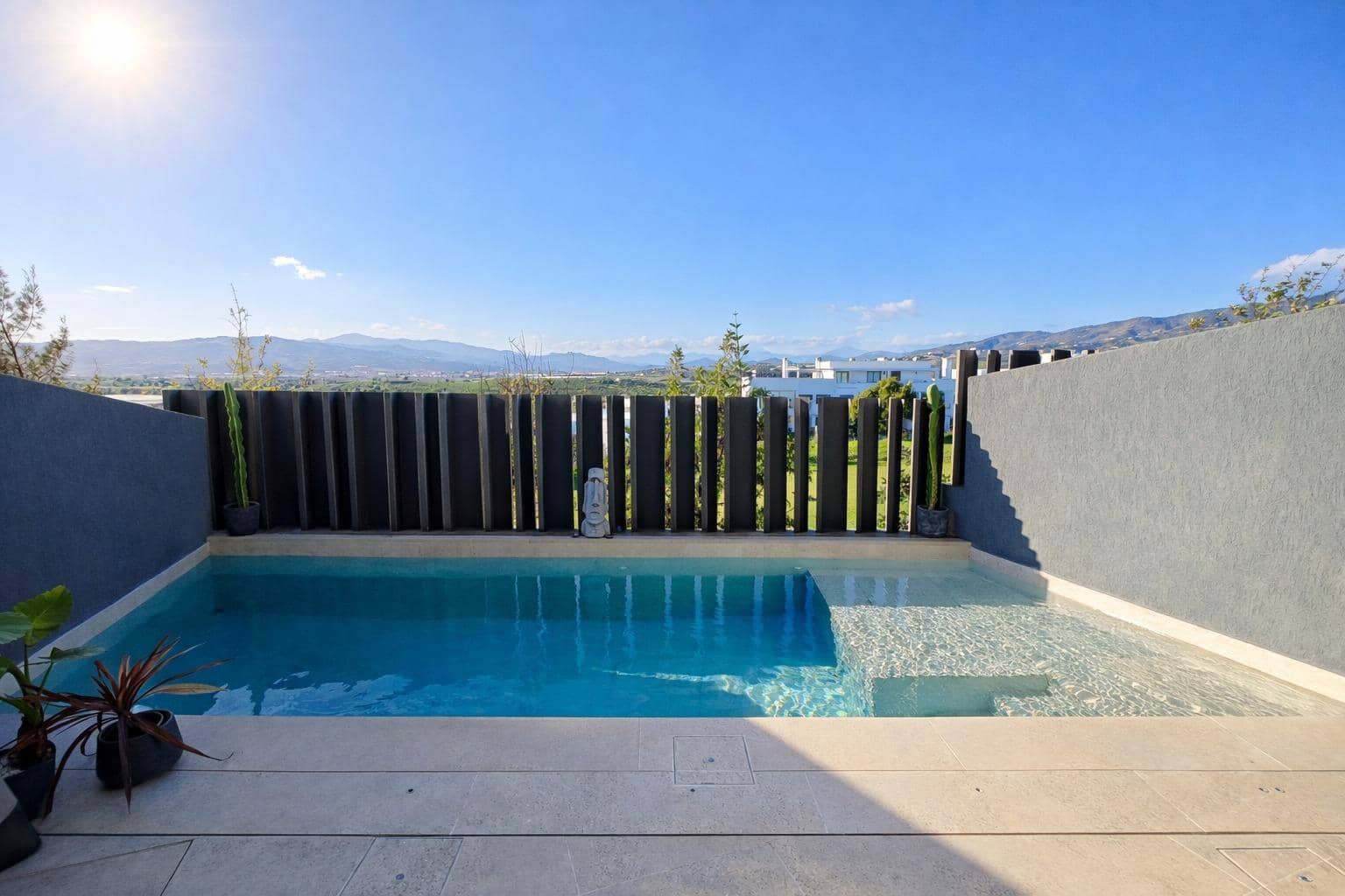 3 chambre Villa/Maison Mitoyenne à vendre à Caleta de Velez avec piscine - 559 000 € (Ref: 9599559)