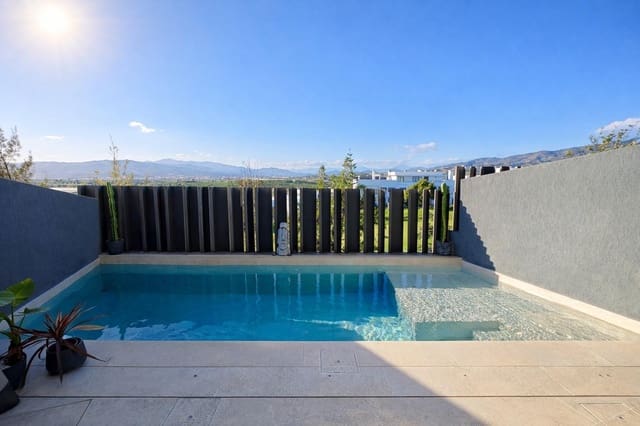 3 chambre Villa/Maison Mitoyenne à vendre à Caleta de Vélez, Vélez-Málaga avec piscine - 559 000 € (Ref: 9599559)