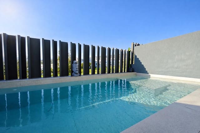 3 chambre Villa/Maison Mitoyenne à vendre à Caleta de Vélez, Vélez-Málaga avec piscine - 559 000 € (Ref: 9599559)