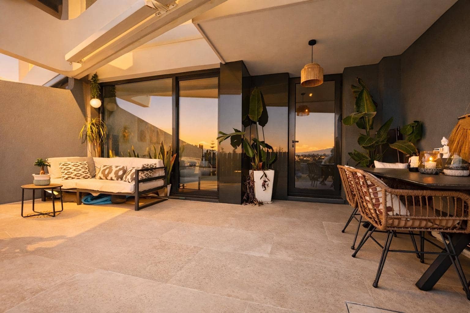 3 chambre Villa/Maison Mitoyenne à vendre à Caleta de Velez avec piscine - 559 000 € (Ref: 9599559)