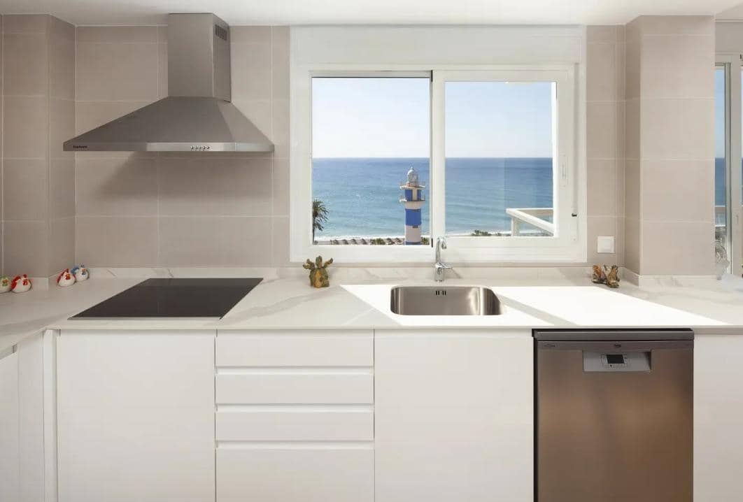 3 soverom Leilighet til leie i Velez-Malaga med svømmebasseng - € 1 500 (Ref: 9735599)