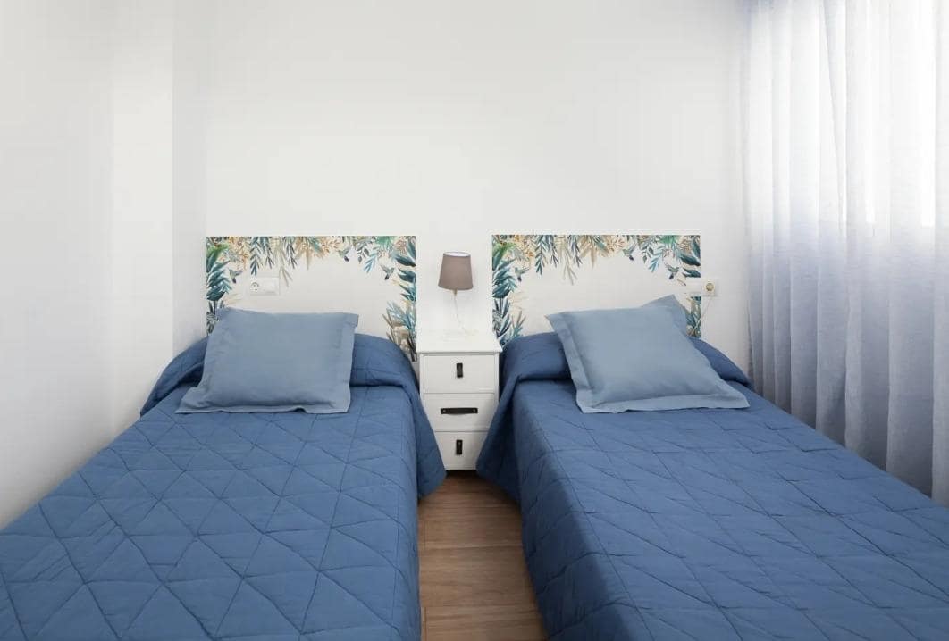 3 soverom Leilighet til leie i Velez-Malaga med svømmebasseng - € 1 500 (Ref: 9735599)