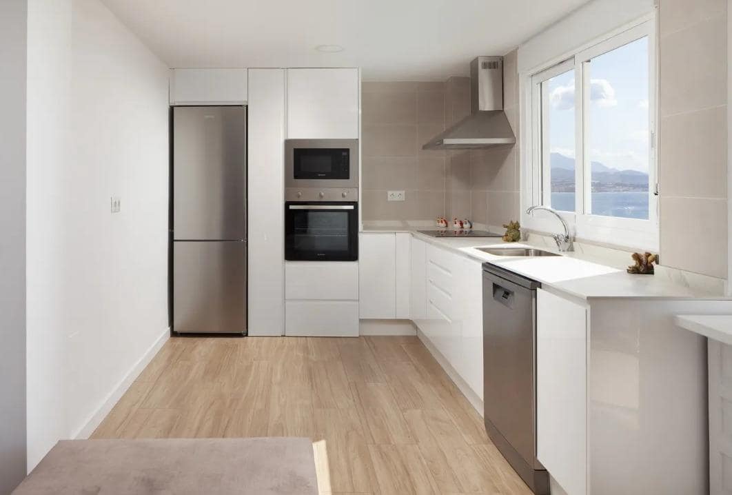 3 soverom Leilighet til leie i Velez-Malaga med svømmebasseng - € 1 500 (Ref: 9735599)