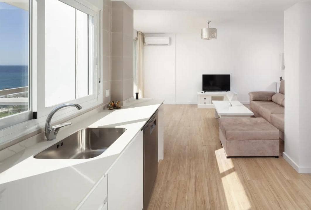 3 soverom Leilighet til leie i Velez-Malaga med svømmebasseng - € 1 500 (Ref: 9735599)