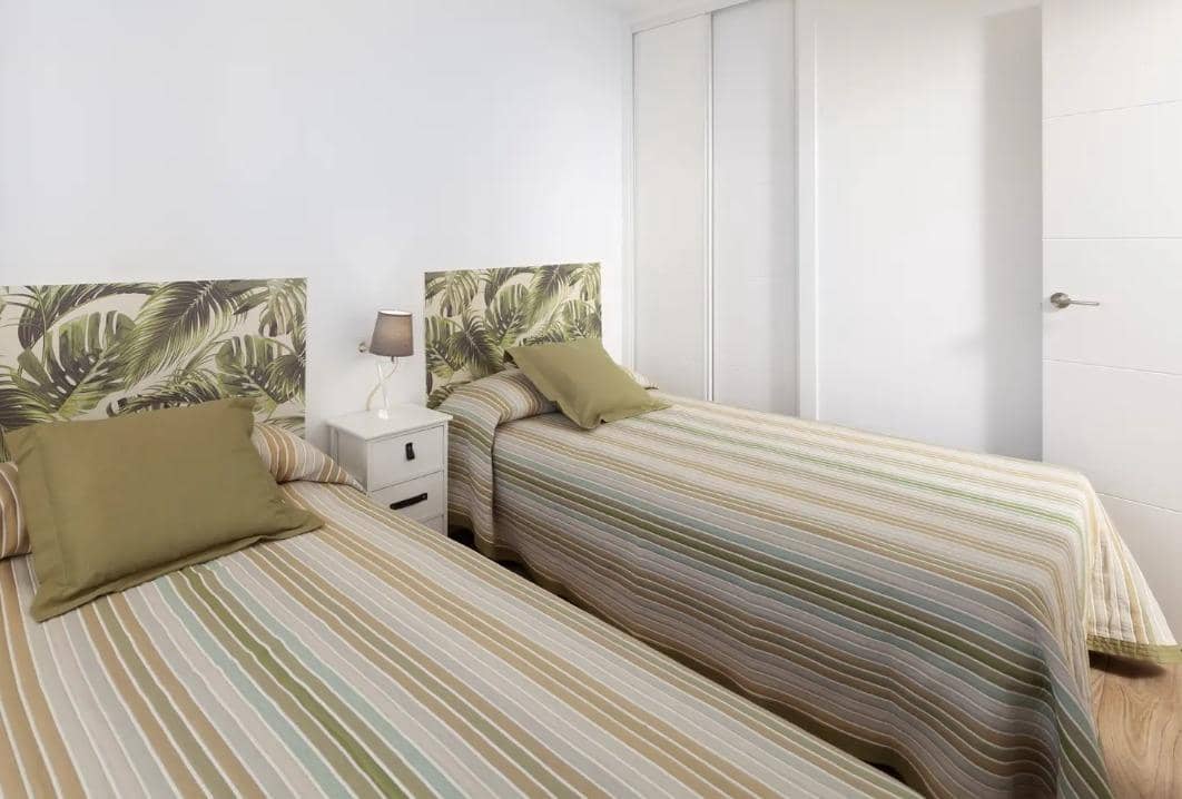 3 soverom Leilighet til leie i Velez-Malaga med svømmebasseng - € 1 500 (Ref: 9735599)