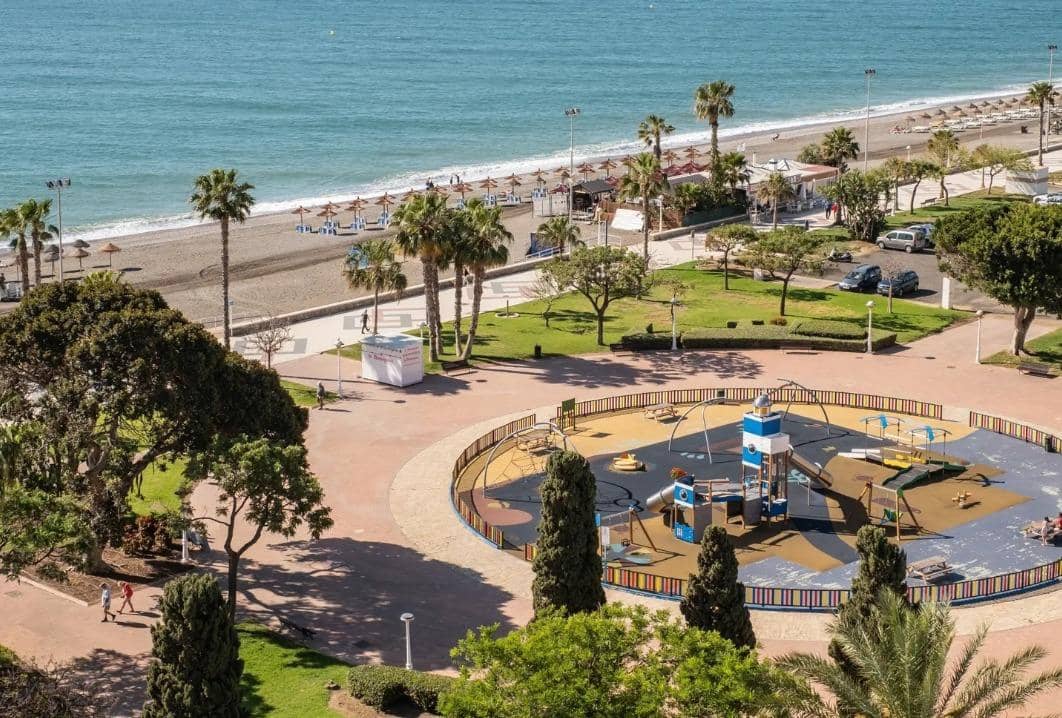 3 soverom Leilighet til leie i Velez-Malaga med svømmebasseng - € 1 500 (Ref: 9735599)