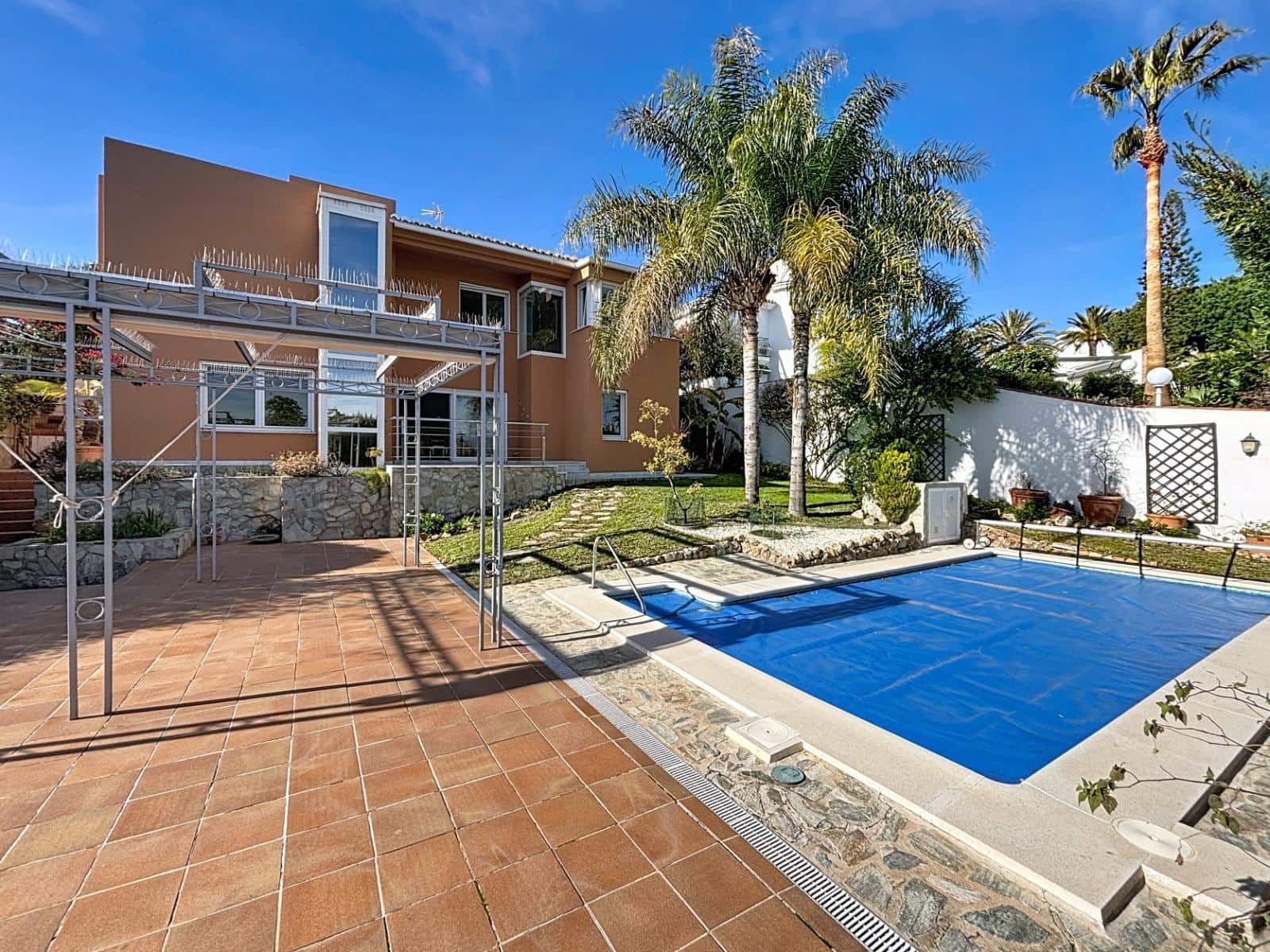 4 camera da letto Villa in vendita in Almayate con piscina - 640.000 € (Rif: 9800639)