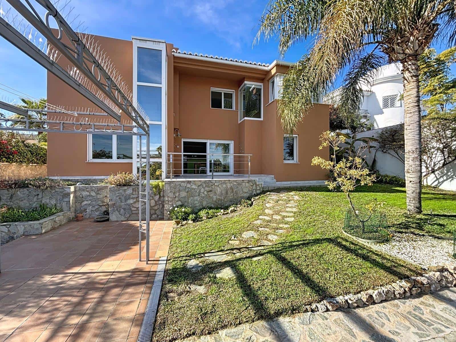 4 camera da letto Villa in vendita in Almayate con piscina - 640.000 € (Rif: 9800639)