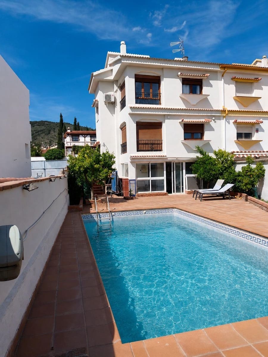 Semi-detached Villa for sale in Padul - € 299,000 (Ref: 9829172)