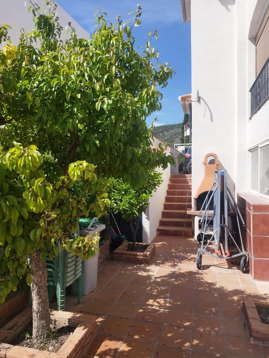 Semi-detached Villa for sale in Padul - € 299,000 (Ref: 9829172)