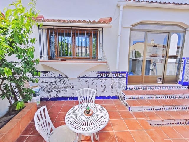 4 chambre Villa/Maison Semi-Mitoyenne à vendre à Padul avec piscine - 299 000 € (Ref: 9829172)