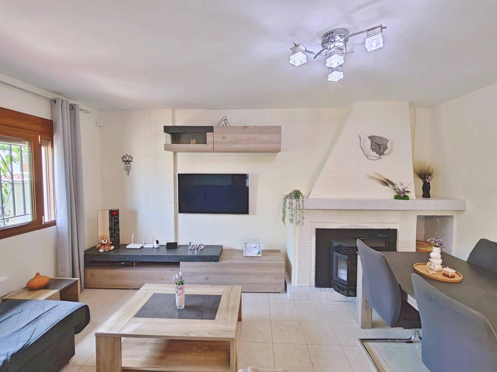 4 soverom Kjedet enebolig til salgs i Padul med svømmebasseng - € 299 000 (Ref: 9829172)