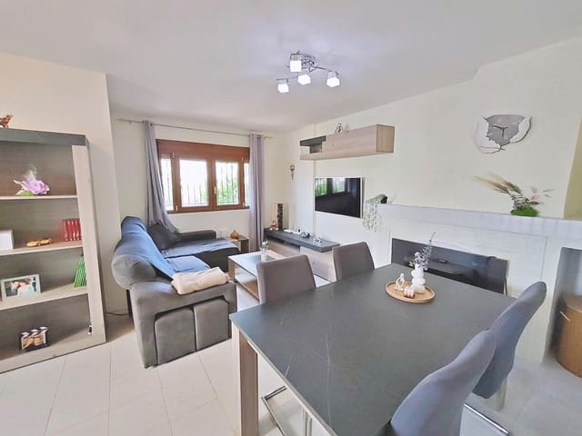4 chambre Villa/Maison Semi-Mitoyenne à vendre à Padul avec piscine - 299 000 € (Ref: 9829172)