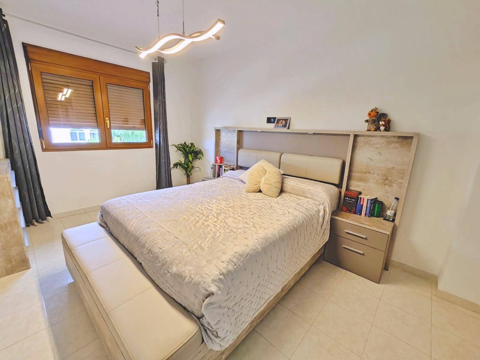 4 soverom Kjedet enebolig til salgs i Padul med svømmebasseng - € 299 000 (Ref: 9829172)