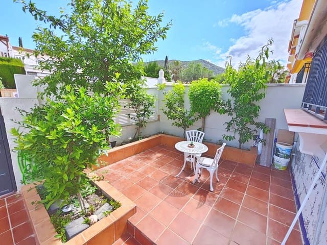 4 chambre Villa/Maison Semi-Mitoyenne à vendre à Padul avec piscine - 299 000 € (Ref: 9829172)
