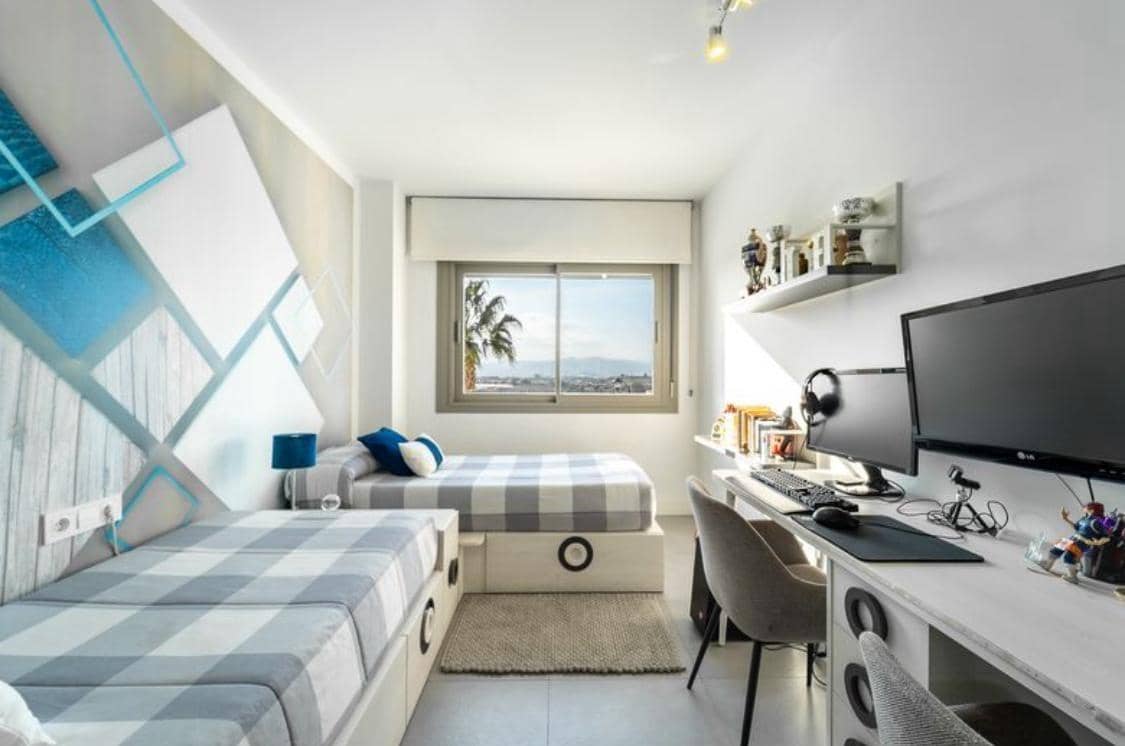 3 bedroom Flat for sale in Caleta de Velez with pool - € 386,500 (Ref: 9860109)