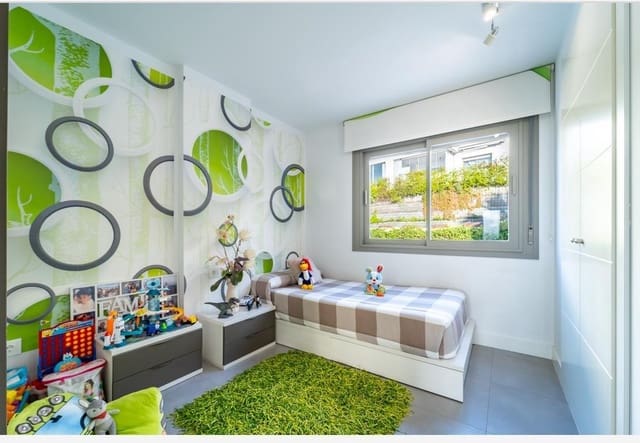 3 soveværelse Lejlighed til salg i Caleta de Vélez, Vélez-Málaga med swimmingpool - € 386.500 (Ref: 9860109)