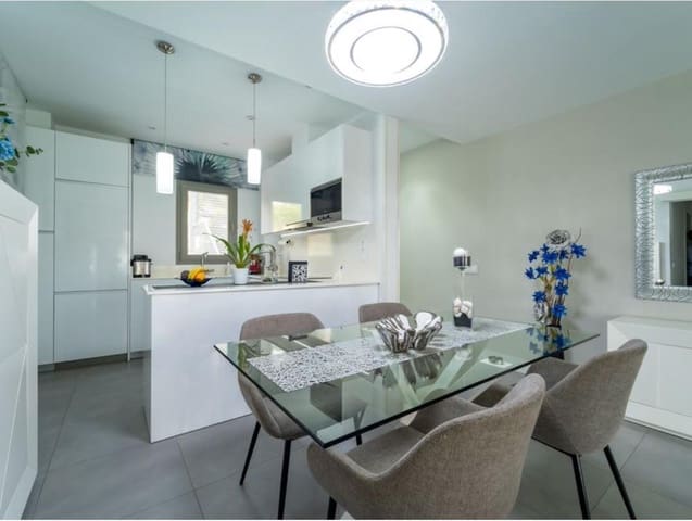 3 soveværelse Lejlighed til salg i Caleta de Vélez, Vélez-Málaga med swimmingpool - € 386.500 (Ref: 9860109)