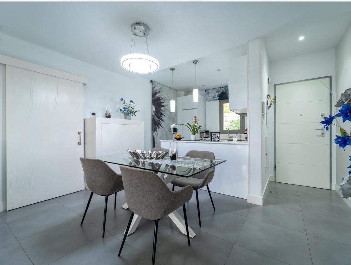 3 bedroom Flat for sale in Caleta de Velez with pool - € 386,500 (Ref: 9860109)