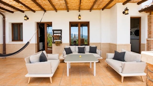 5 bedroom Townhouse for sale in Frigiliana - € 780,000 (Ref: 9908053)