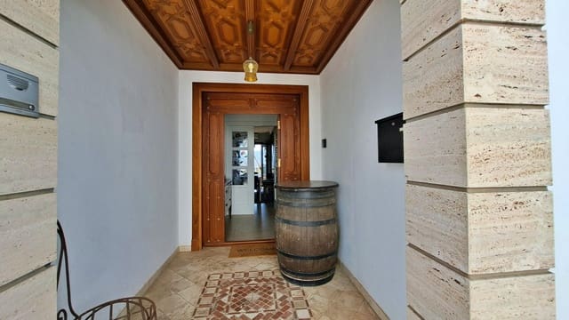 5 bedroom Townhouse for sale in Frigiliana - € 780,000 (Ref: 9908053)