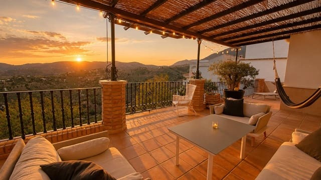 5 bedroom Townhouse for sale in Frigiliana - € 780,000 (Ref: 9908053)