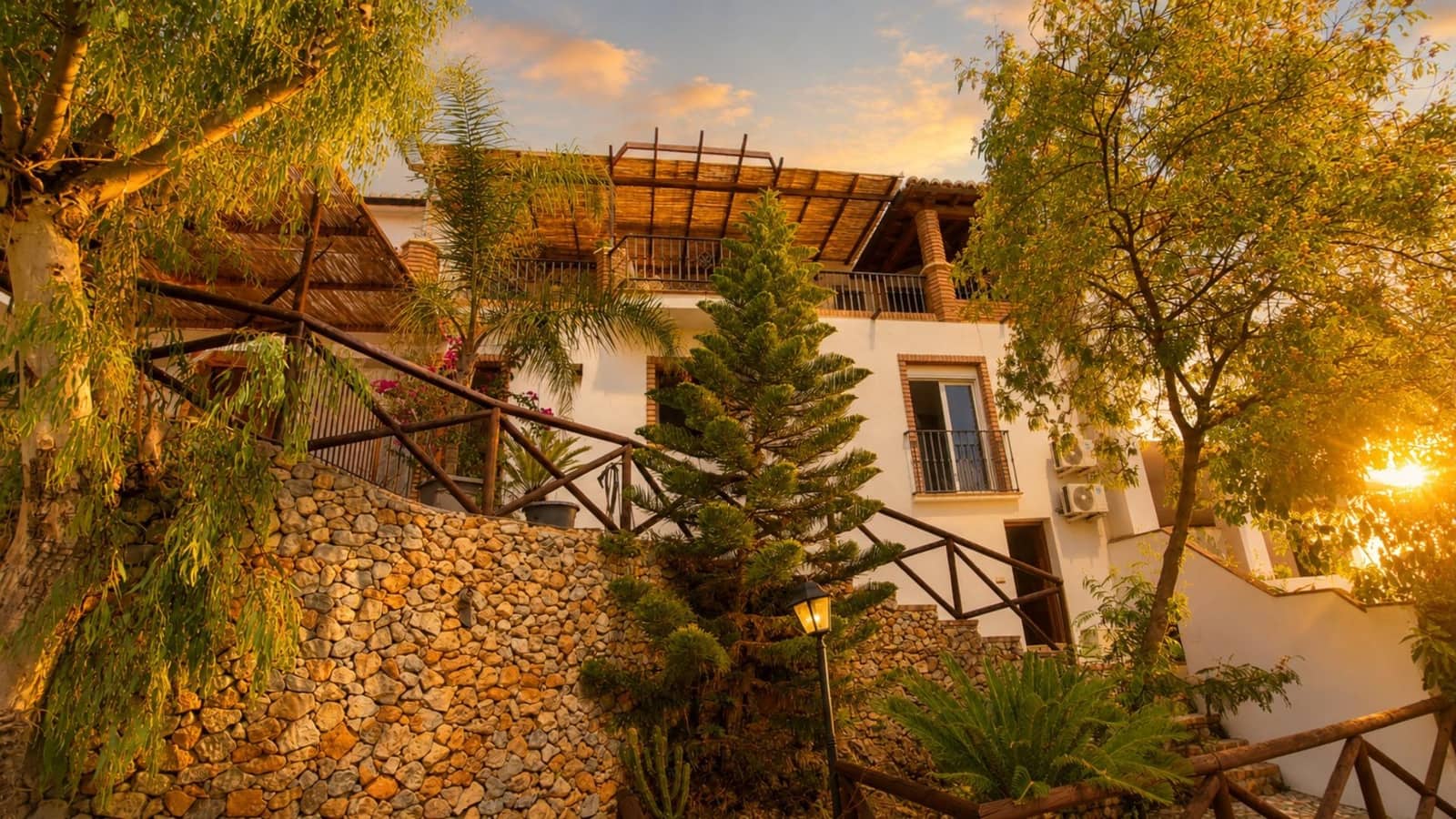 5 bedroom Townhouse for sale in Frigiliana - € 780,000 (Ref: 9908053)