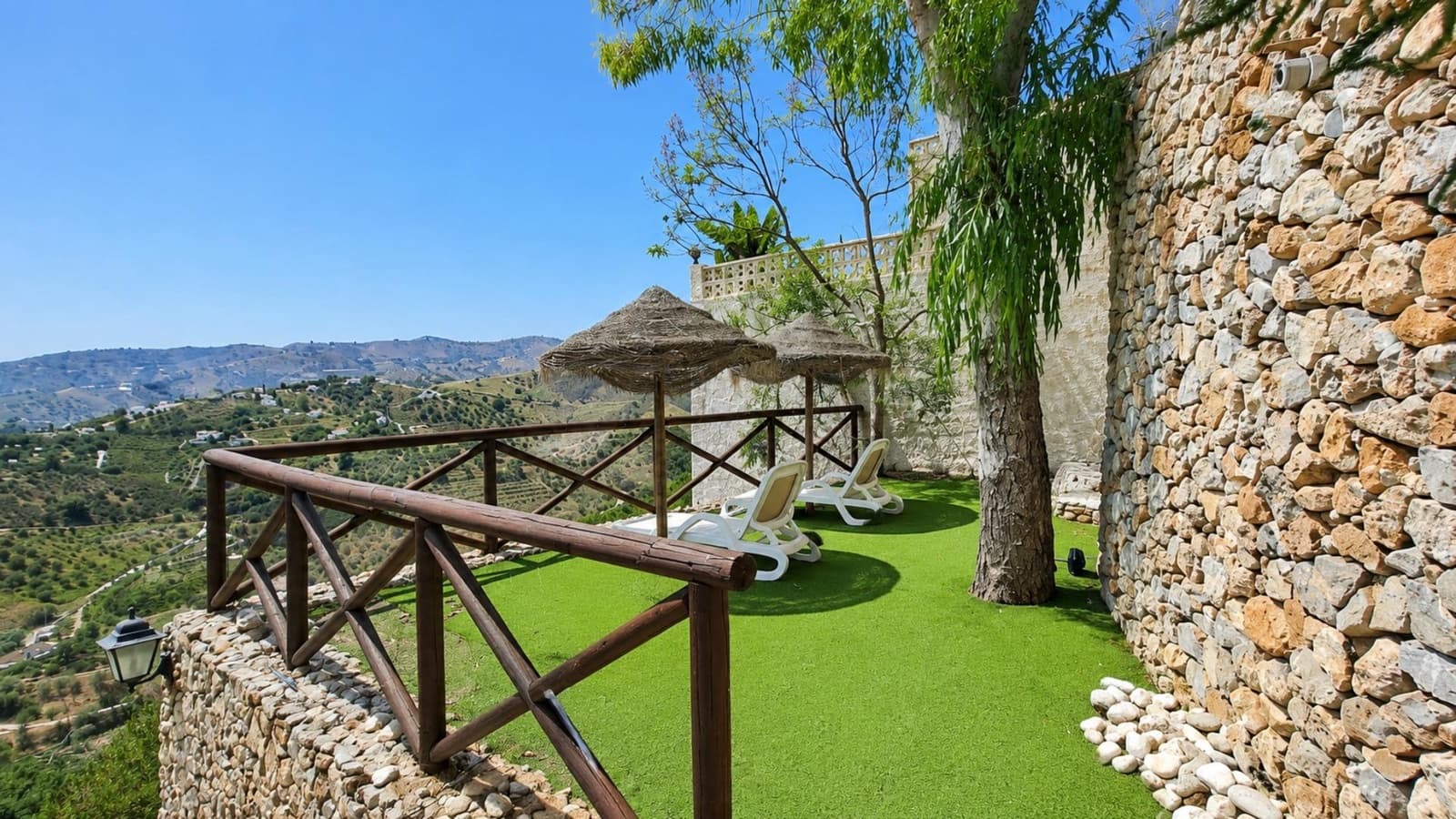 5 bedroom Townhouse for sale in Frigiliana - € 780,000 (Ref: 9908053)