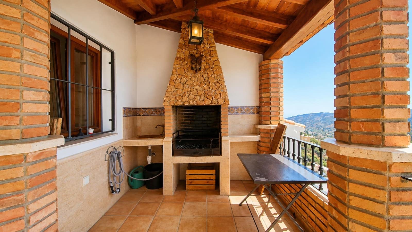 5 bedroom Townhouse for sale in Frigiliana - € 780,000 (Ref: 9908053)