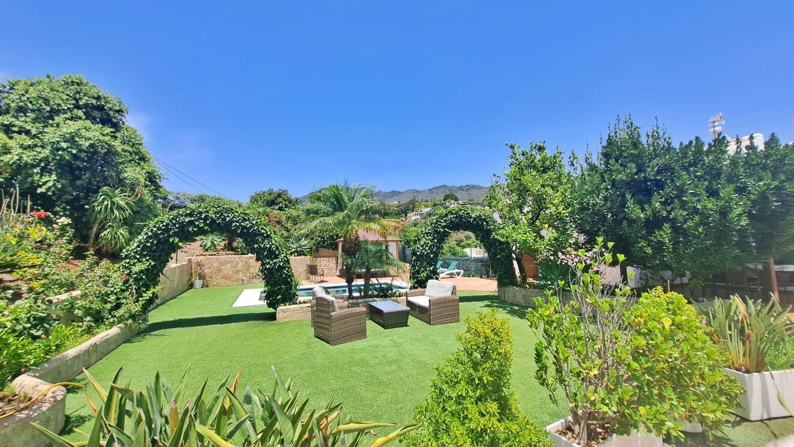 4 bedroom Finca/Country House for sale in Frigiliana with pool - € 960,000 (Ref: 9927424)