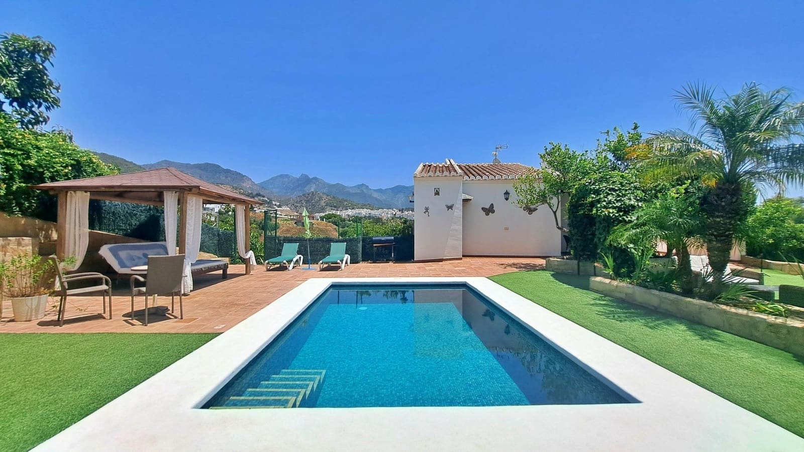 4 bedroom Finca/Country House for sale in Frigiliana with pool - € 960,000 (Ref: 9927424)