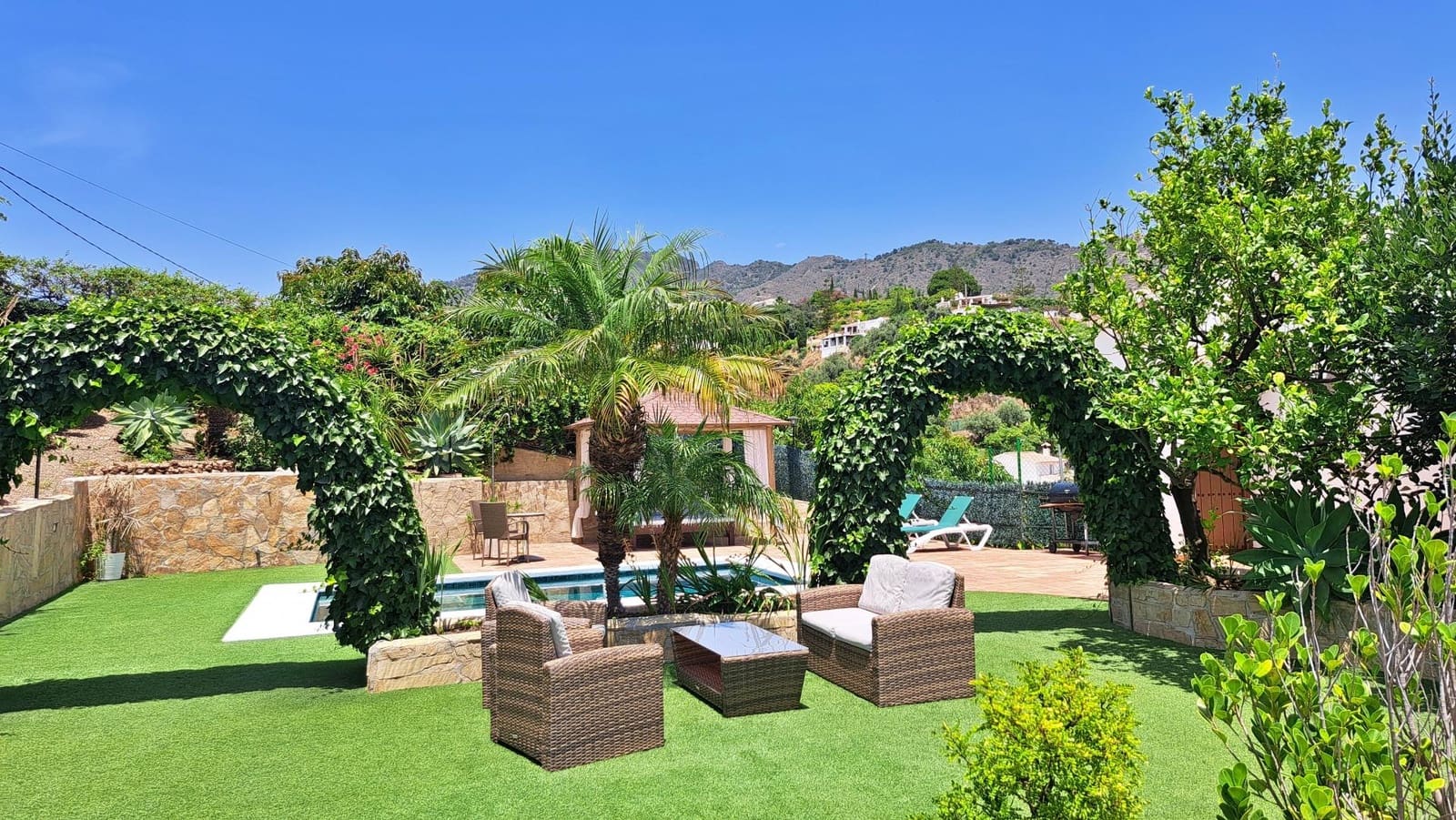 4 bedroom Finca/Country House for sale in Frigiliana with pool - € 960,000 (Ref: 9927424)