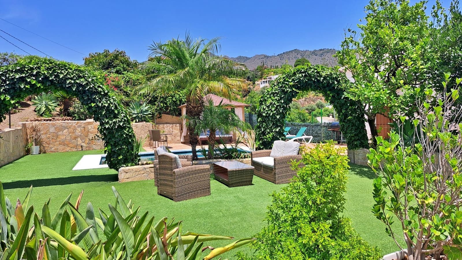 4 bedroom Finca/Country House for sale in Frigiliana with pool - € 960,000 (Ref: 9927424)