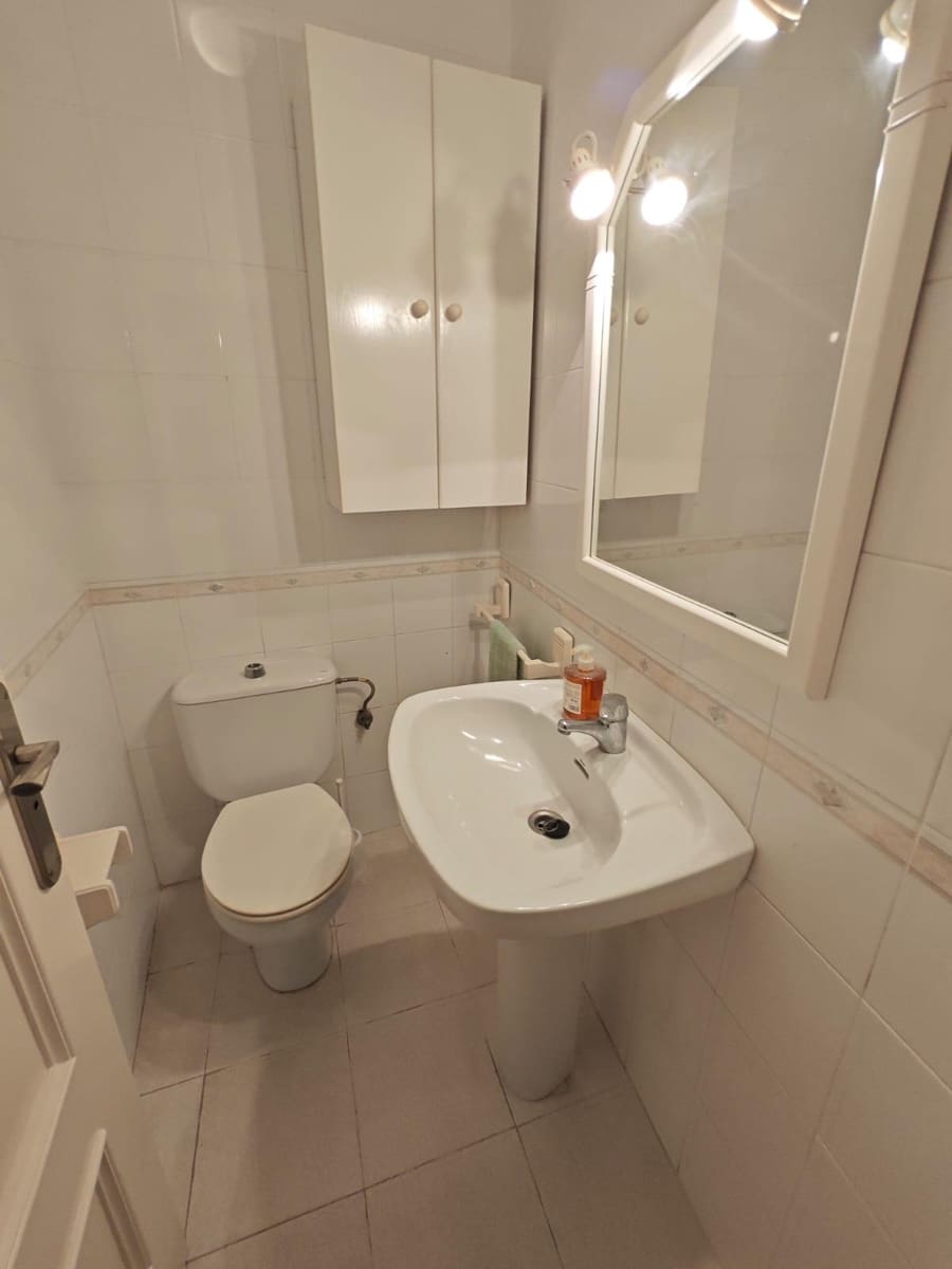 3 bedroom Apartment for rent in Velez-Malaga with garage - € 1,200 (Ref: 9945726)