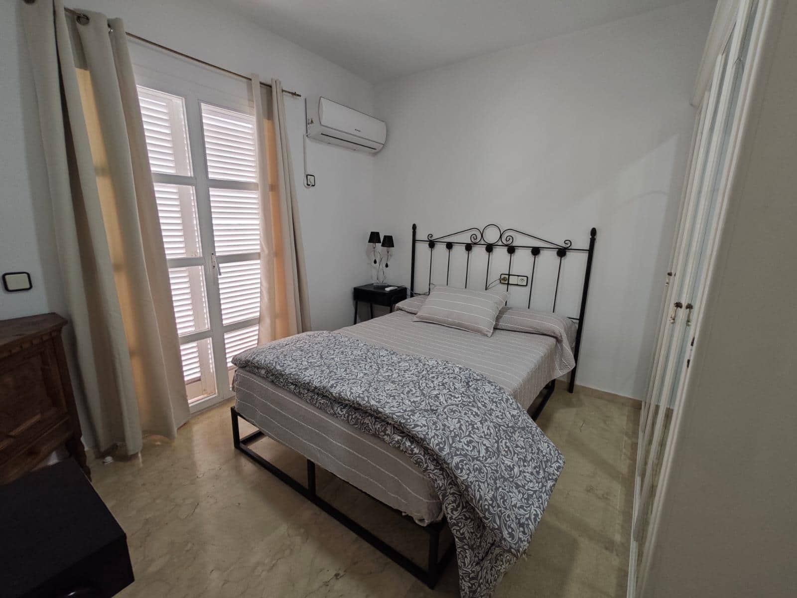 3 bedroom Apartment for rent in Velez-Malaga with garage - € 1,200 (Ref: 9945726)