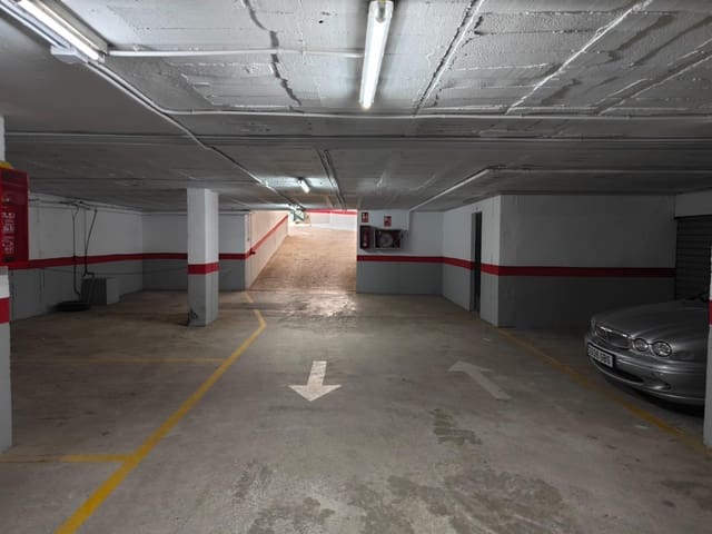 3 bedroom Apartment for rent in Vélez-Málaga with garage - € 1,200 (Ref: 9945726)