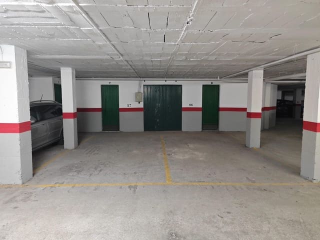 3 bedroom Apartment for rent in Vélez-Málaga with garage - € 1,200 (Ref: 9945726)